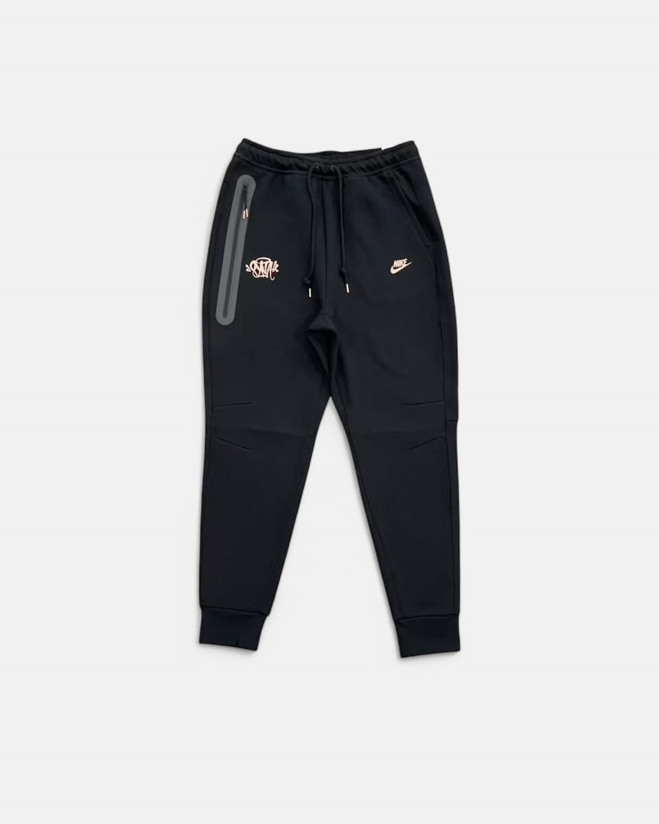 SYNAWORLD X NIKE Pants